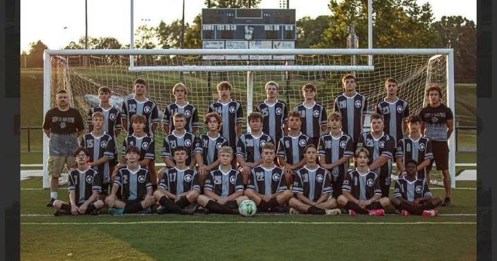 Huskies slide into second round matchup with Bees after defeating John Marshall