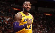 Demanda aficionado a LeBron por causarle daño psicológico al no retirarse del basquetbol