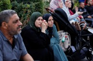 Huge crowds in Gaza await released Palestinian prisoners