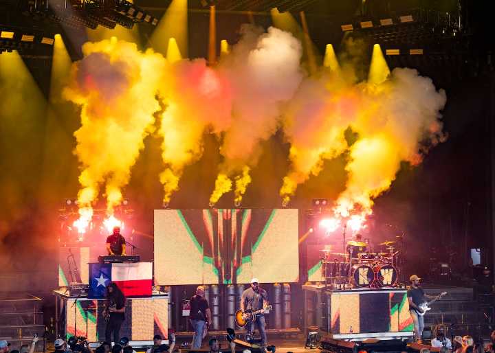 Country star forced to cancel weekend festival set after safety scare
