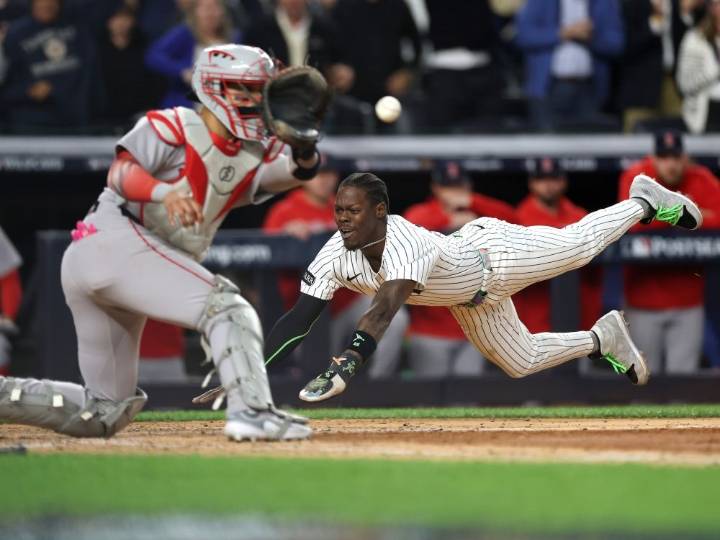 How Blue Jays benefit from Yankees-Red Sox rivalry series