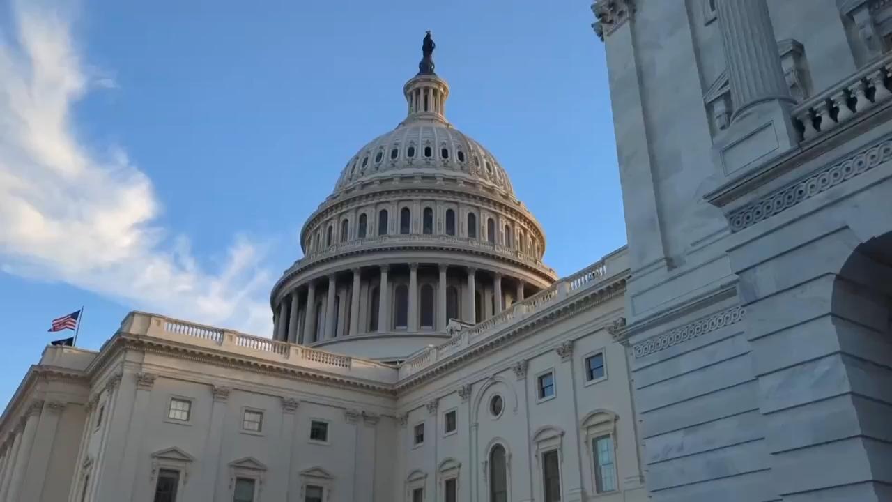 Both parties blame each other on 1st day of government shutdown as tourist sites close