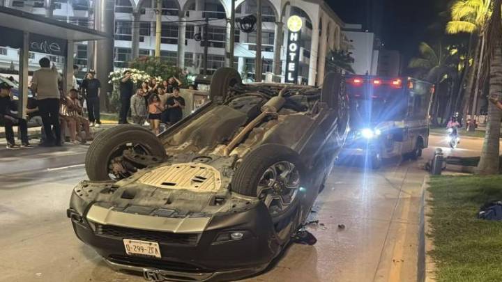 Volcadura de camioneta en el fraccionamiento Sábalo Country en Mazatlán; no hubo lesionados
