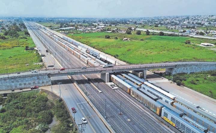 En operación, siete puentes vehiculares complementarios del Tren Suburbano al AIFA