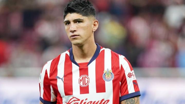 ¿Se va del Rebaño Sagrado? Alan Pulido no renovaría con Chivas y llegaría a Pumas