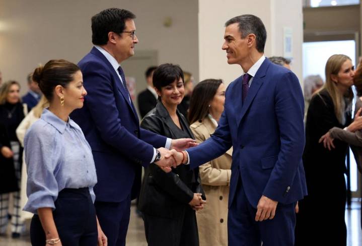 Spain pays tribute to Franco's victims 50 years after his death