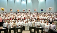 SESIÓN SOLEMNE EN EL CONGRESO: Renán Sánchez Tajonar celebra el aniversario de la creación de Quintana Roo junto a la gobernadora Mara Lezama.