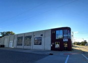 Muskegon couple opens new shipping store offering slashed prices