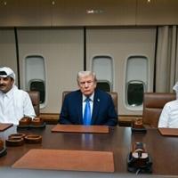 Trump meets Qatar leaders on way to Asia