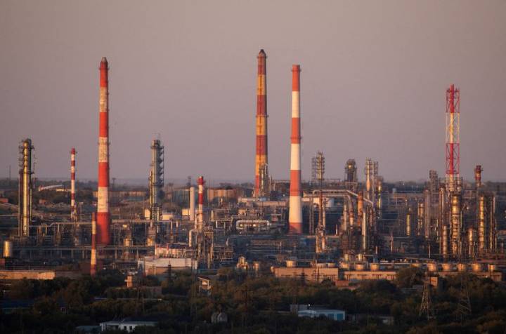 Explainer-Russia, at war, faces double trouble: Trump ultimatum and a hit to oil sales to India