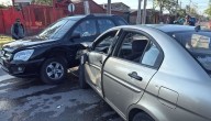 Abuelo y nieto sufren encerrona afuera de colegio: hombre lanzó llaves para evitar robo de auto