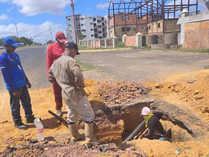 HidroBolívar culminó instalación de 400 metros de tuberías en El Llanito