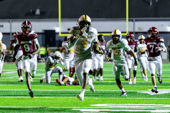 Anniston holds off Warriors 20-13, takes control in Class 4A, Region 6