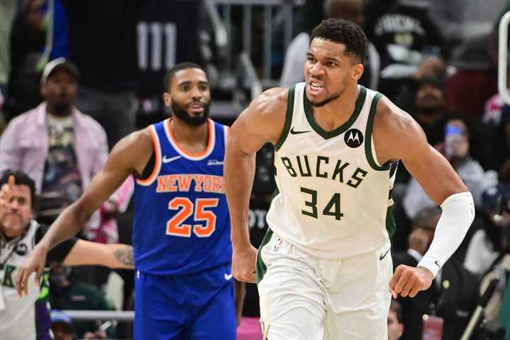 Knicks 111, Bucks 121: Good news and bad news as Knicks crumble in second half
