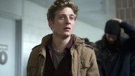 Jeremy Allen White demostró su valía en esta serie de humor negro mucho antes de ser Bruce Springsteen