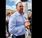 Loera a favor de enseñar “todes” y “elles” en escuelas de Chihuahua, pide a la SEP intervenir