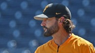 Tony Vitello, de la Universidad de Tennessee, es candidato a dirigir a los Gigantes