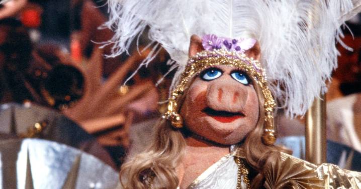 How Much The Life Of A Showgirl Costs, According To Miss Piggy