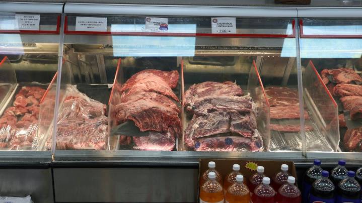 Trump promises deal to lower surging beef prices