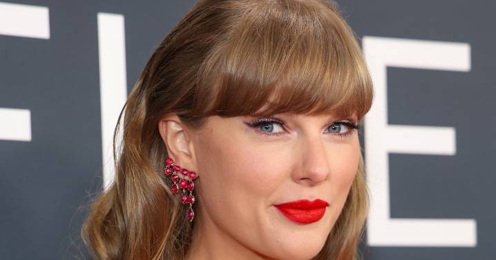 Taylor Swift & AJ McLean Bond Over "Elizabeth Taylor"