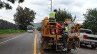Tapan baches en la carretera La Rinconada-La Sauceda y libramiento de Zamora
