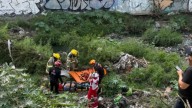 Hombre cae desde 10 metros de altura hacia un arroyo en Monterrey