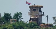 Un soldado norcoreano se fuga a Corea del Sur cruzando la frontera fortificada