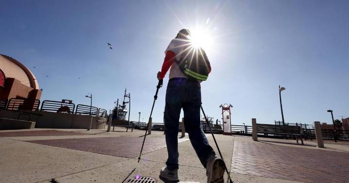 Steve Lopez: Doctor who walked LA's perimeter has a prescription for everyone: Escape your own neighborhood
