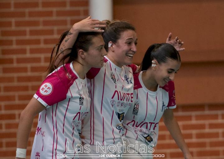 El VivoCuenca Femenino vuelve a lo grande en el derbi ante Las Mesas (8
