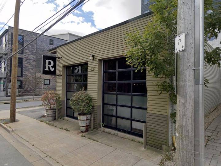 Canadian gym removes 'double for white people' pricing