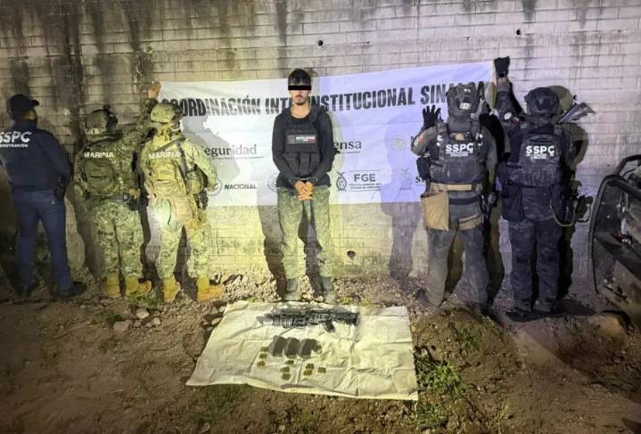 Decenas de explosivos, vehículos blindados, armas y más son asegurados en Sinaloa