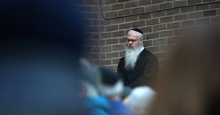 'When I walk into the synagogue I see their seats, where they should be'