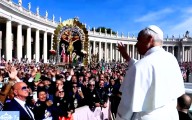 Papa León XIV bendijo imagen del Señor de los Milagros en el Vaticano (VIDEO)