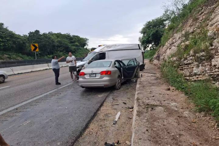 Otro accidente en la Curva del Diablo de Hecelchakán; lluvia provoca choque
