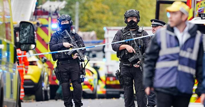 Manchester synagogue attacker wearing 'vest' was prevented from getting inside, say police