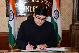 DDC Ganderbal chairs public outreach program at Tehsil Wakura