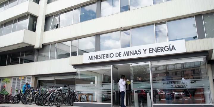 MinMinas lanza llamado urgente a reducir consumo eléctrico ante mantenimiento de planta Spec