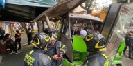 Accidente de microbús en Reforma deja 15 lesionados leves