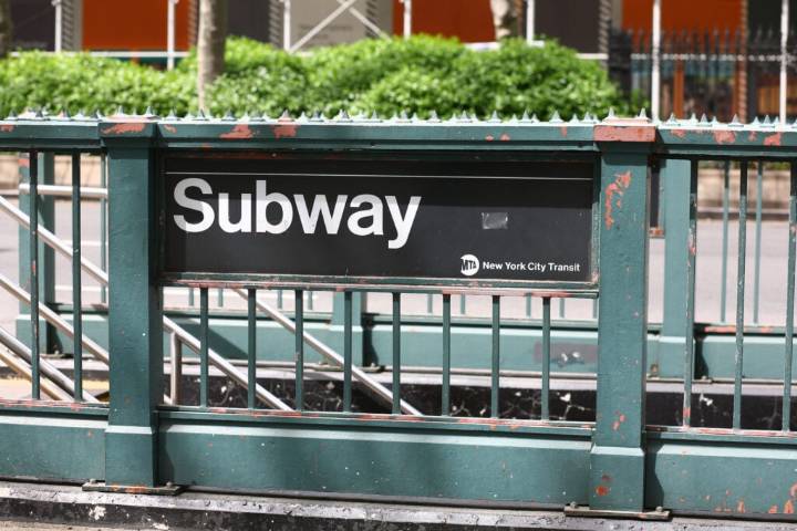 Man stabbed on Bronx subway after dispute aboard 4 train
