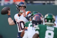 Broncos get 9 sacks and beat the winless Jets in ugly 13