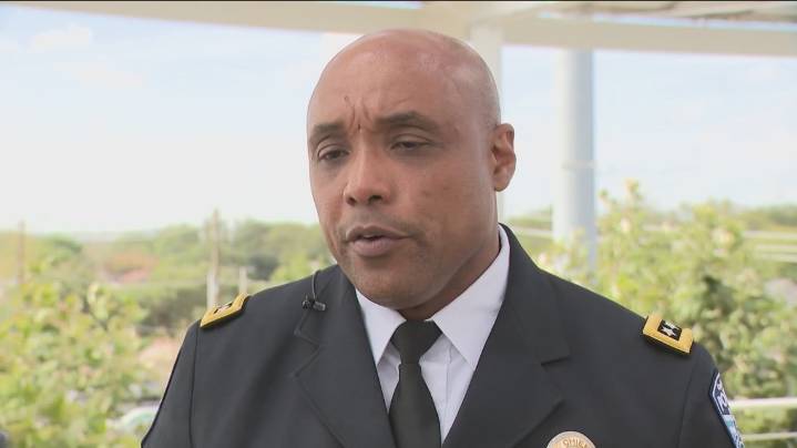 RenEarl Bowie officially sworn in as CapMetro's transit police chief
