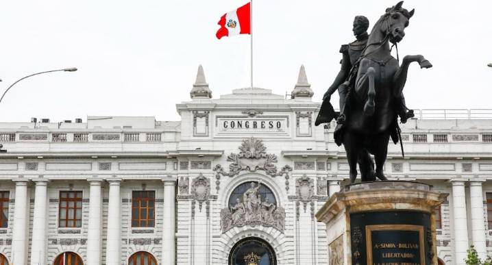 Siete congresistas con presuntos nexos por terrorismo