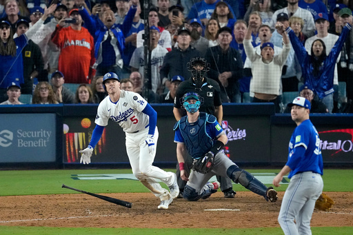 Jonrón de Freeman en la 18va da triunfo 6-5 a Dodgers sobre Azulejos en clásico de la Serie Mundial