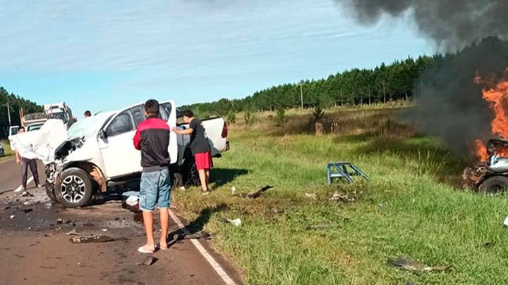 Tragedia en Corrientes: cuatro muertos tras un brutal choque frontal en la Ruta 12