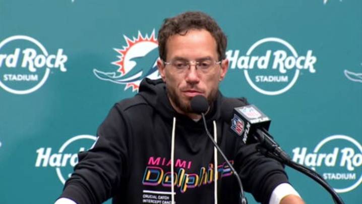 Miami fans boo as another last-minute loss leaves Dolphins reeling, and nobody is happy