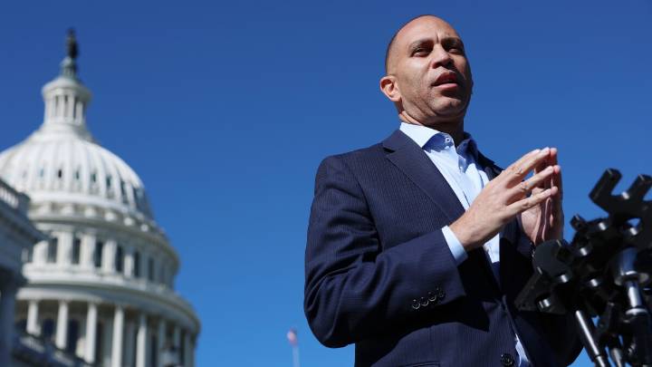Pardoned Capitol rioter arrested for allegedly threatening to kill Hakeem Jeffries