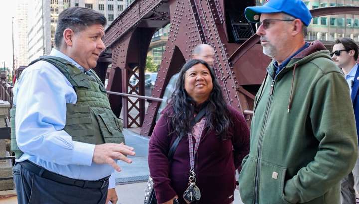Reporting in 'war-torn' Chicago, Gov. Pritzker mocks Trump's 'hellhole' narrative on Jimmy Kimmel