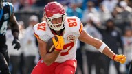 NFL longshot picks, odds, predictions, player props: Travis Kelce among best bets for Chiefs