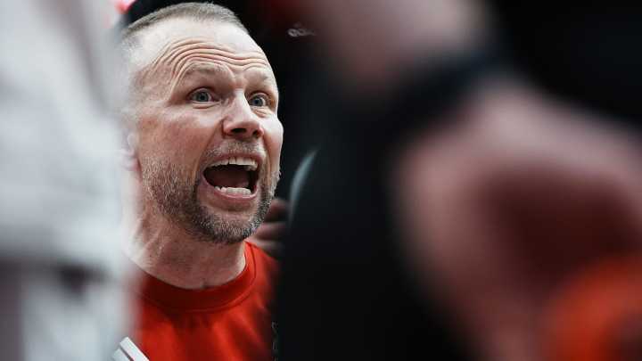 U of L basketball schedule is complete. See Pat Kelsey's path in Year 2