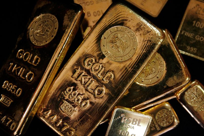 Investors flock to gold ETFs as metal's price shatters records